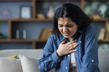 महिलाओं में हार्ट अटैक: क्यों लक्षण अलग होते हैं और अक्सर नज़रअंदाज़ हो जाते हैं