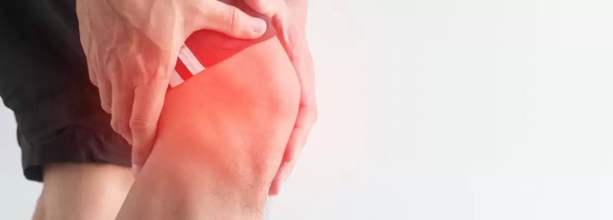 Knee pain and travelling: Tips to make your journey pain-free
