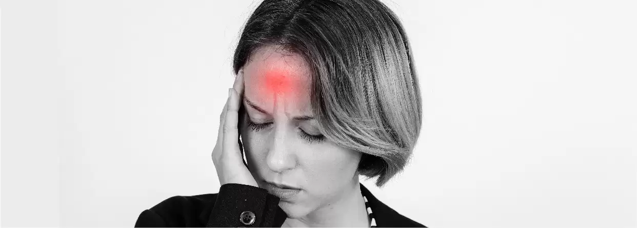 What are the symptoms of  Labyrinthitis and what are its causes